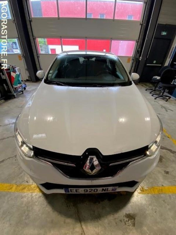 RENAULT MEGANE TCE 100 1472 - Automobil: Foto 1 RENAULT MEGANE TCE 100 1472 - Automobil: Foto 1