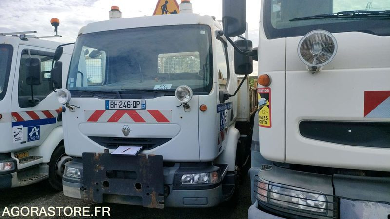 RENAULT MIDLUM 180 - 2003 - Autoutilitară basculantă: Foto 2 RENAULT MIDLUM 180 - 2003 - Autoutilitară basculantă: Foto 2