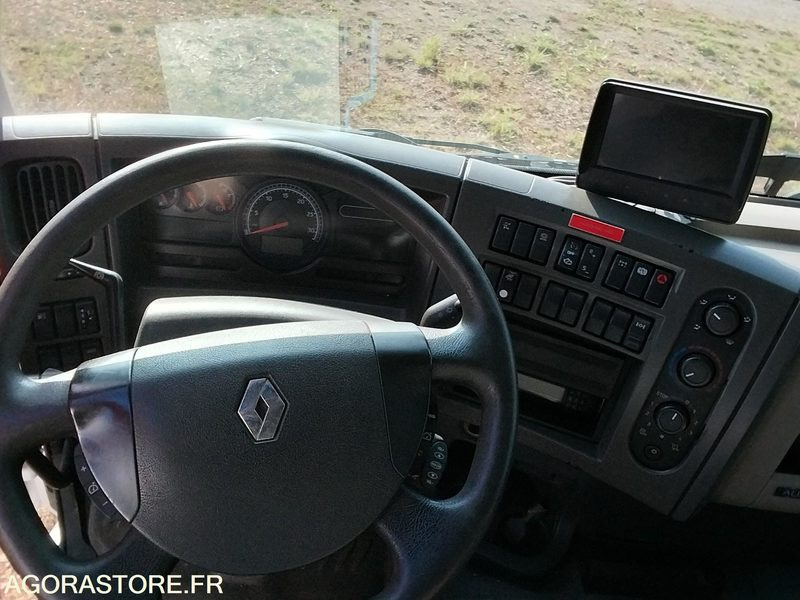 RENAULT PREMIUM 380-26 / 2010 / 475 190 km - Camion şasiu: Foto 4 RENAULT PREMIUM 380-26 / 2010 / 475 190 km - Camion şasiu: Foto 4