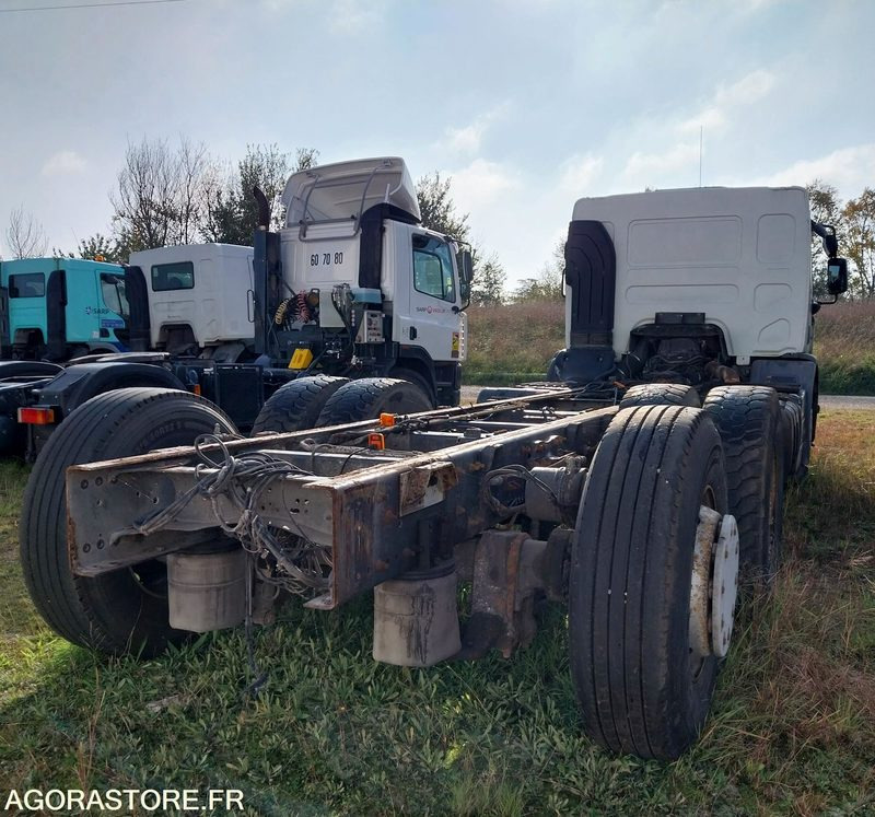 RENAULT PREMIUM 380-26 / 2010 / 475 190 km - Camion şasiu: Foto 3 RENAULT PREMIUM 380-26 / 2010 / 475 190 km - Camion şasiu: Foto 3