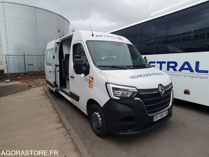 RENAULT TRAFFIC 9 PL AUTO ECOLE - 2019 - 83000 Kms - Autoutilitară compactă: Foto 2 RENAULT TRAFFIC 9 PL AUTO ECOLE - 2019 - 83000 Kms - Autoutilitară compactă: Foto 2