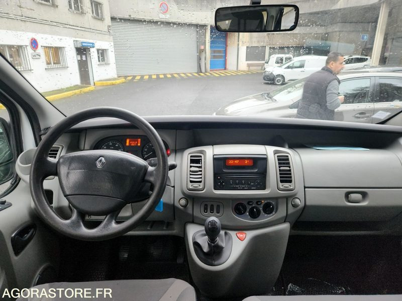 RENAULT TRAFFIC - Microbuz, Transport persoane: Foto 3 RENAULT TRAFFIC - Microbuz, Transport persoane: Foto 3