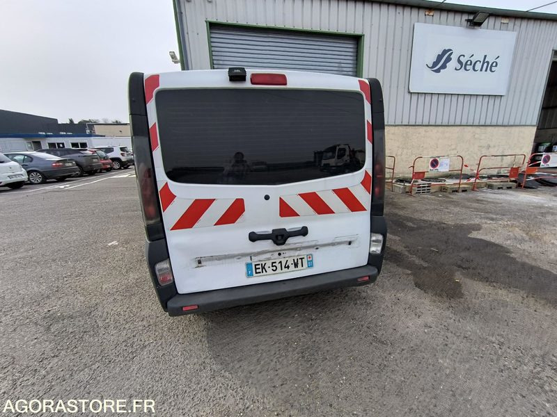 RENAULT TRAFIC - 283 019 KM - 2006 -EK-514-WT - Dubă: Foto 3 RENAULT TRAFIC - 283 019 KM - 2006 -EK-514-WT - Dubă: Foto 3