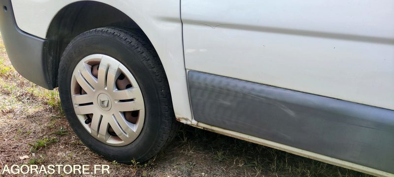 RENAULT TRAFIC II - Microbuz, Transport persoane: Foto 3 RENAULT TRAFIC II - Microbuz, Transport persoane: Foto 3