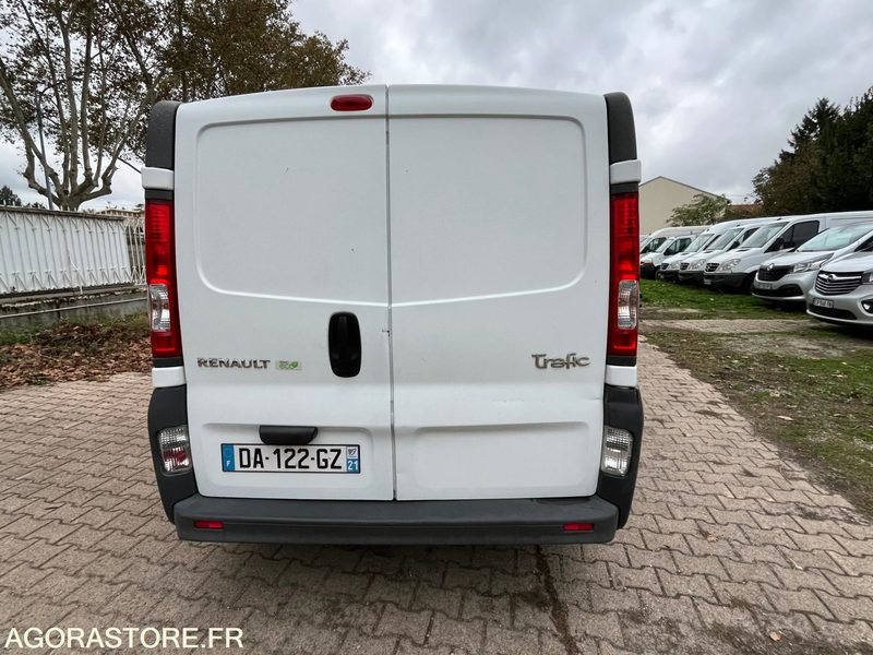 RENAULT TRAFIC L2H1 - 2013 / 202 310 KM - Dubă: Foto 5 RENAULT TRAFIC L2H1 - 2013 / 202 310 KM - Dubă: Foto 5