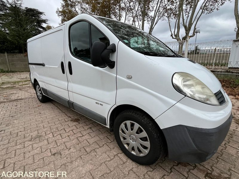 RENAULT TRAFIC L2H1 - 2013 / 202 310 KM - Dubă: Foto 3 RENAULT TRAFIC L2H1 - 2013 / 202 310 KM - Dubă: Foto 3