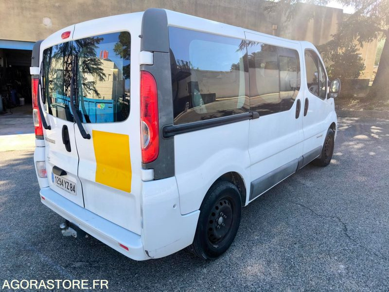 RENAULT TRAFIC MINI BUS BVA - Microbuz, Transport persoane: Foto 5 RENAULT TRAFIC MINI BUS BVA - Microbuz, Transport persoane: Foto 5
