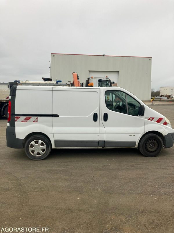 RENAULT TRAFIC diesel - Année 2013 - 376.300km - Dubă: Foto 5 RENAULT TRAFIC diesel - Année 2013 - 376.300km - Dubă: Foto 5