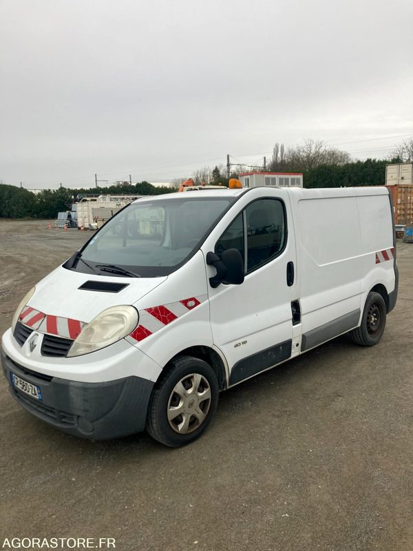 RENAULT TRAFIC diesel - Année 2013 - 376.300km - Dubă: Foto 3 RENAULT TRAFIC diesel - Année 2013 - 376.300km - Dubă: Foto 3