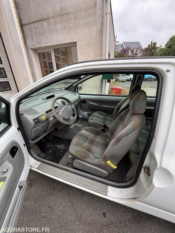 RENAULT TWINGO GPL / ESSENCE - Automobil: Foto 4 RENAULT TWINGO GPL / ESSENCE - Automobil: Foto 4