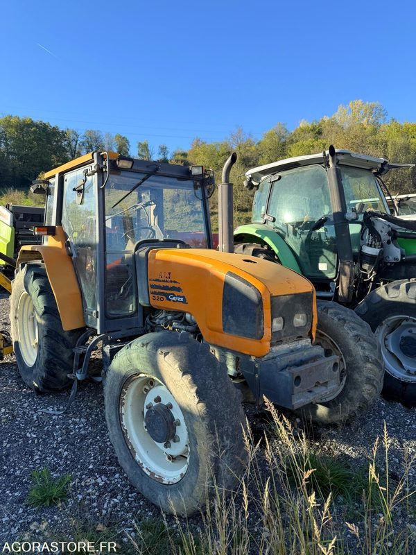 Renault Cérès 330 avec épareuse rousseau - Tractor agricol: Foto 1 Renault Cérès 330 avec épareuse rousseau - Tractor agricol: Foto 1