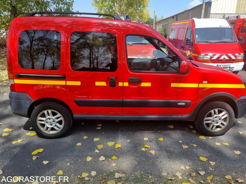 Renault Kangoo 4x4 - 9031 YE 63 - 2006 - Autoutilitară compactă: Foto 4 Renault Kangoo 4x4 - 9031 YE 63 - 2006 - Autoutilitară compactă: Foto 4