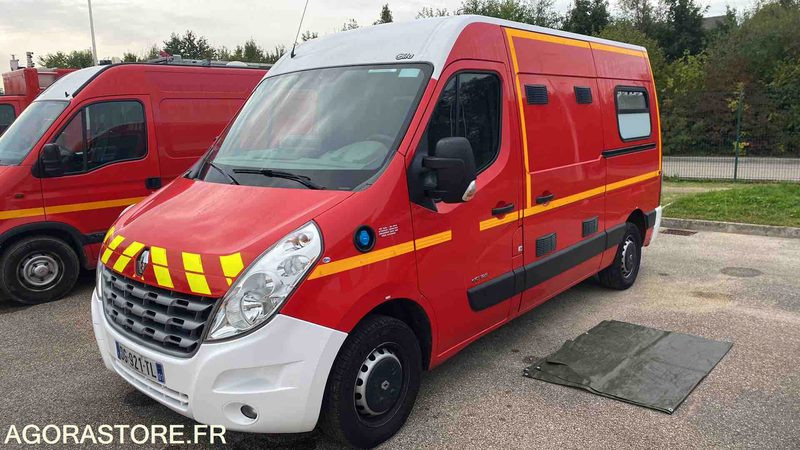 Renault Master III dci 125 - 18/06/2014 - Ambulanță: Foto 1 Renault Master III dci 125 - 18/06/2014 - Ambulanță: Foto 1