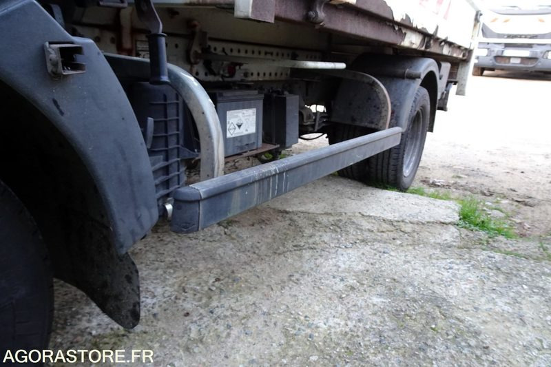 Autoutilitară basculantă Renault Maxity 130 DXI: Foto 13 Autoutilitară basculantă Renault Maxity 130 DXI: Foto 13