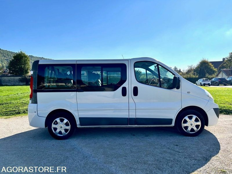 Renault Trafic 2 - 2010 - 141000 kms - Microbuz, Transport persoane: Foto 5 Renault Trafic 2 - 2010 - 141000 kms - Microbuz, Transport persoane: Foto 5