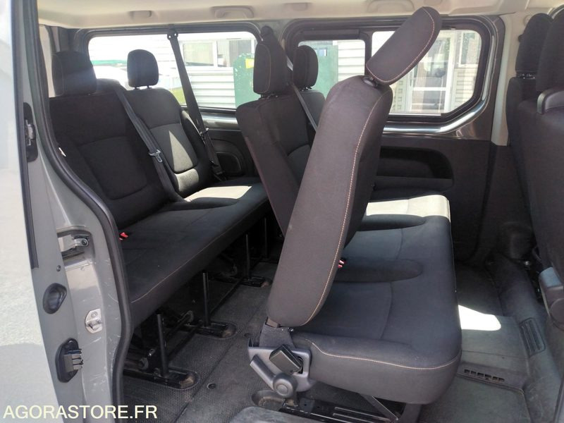 Renault Trafic 2017 114300 kms - Microbuz, Transport persoane: Foto 4 Renault Trafic 2017 114300 kms - Microbuz, Transport persoane: Foto 4