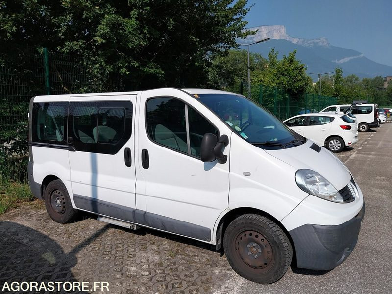Renault Trafic 9 places DA-953-LM de 2013 avec 135 698 kms - Microbuz, Transport persoane: Foto 1 Renault Trafic 9 places DA-953-LM de 2013 avec 135 698 kms - Microbuz, Transport persoane: Foto 1