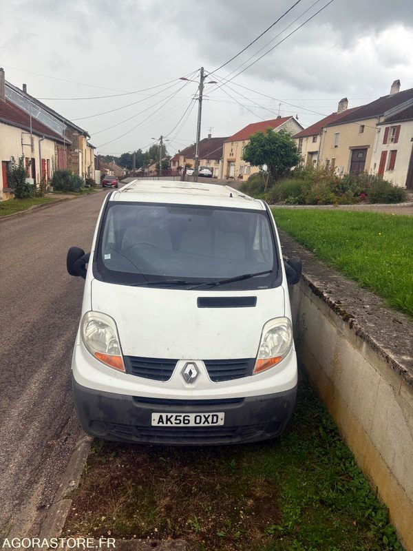Renault Trafic dci 115 / 228000 km - Immatriculation anglaise - Autoutilitară compactă, Autoutilitară cabină dublă: Foto 4 Renault Trafic dci 115 / 228000 km - Immatriculation anglaise - Autoutilitară compactă, Autoutilitară cabină dublă: Foto 4