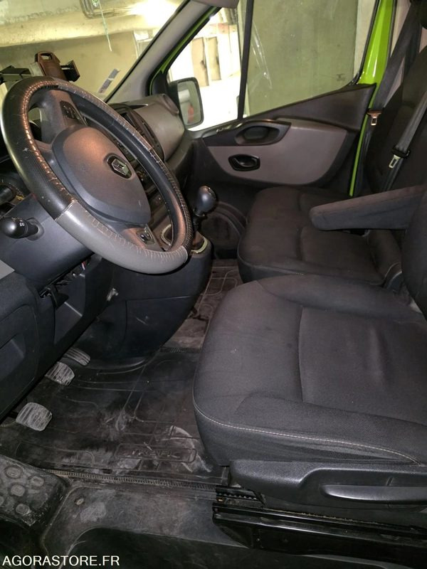 Renault trafic IIII COMBI 1.6 DCI 125CH MINIBUS 9 PLACES - Microbuz, Transport persoane: Foto 4 Renault trafic IIII COMBI 1.6 DCI 125CH MINIBUS 9 PLACES - Microbuz, Transport persoane: Foto 4