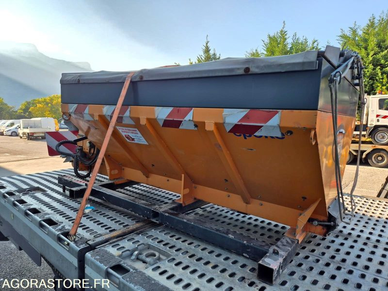 SALEUSE EPOKE S-2300 E 2000 AVEC MOTEUR AUXILIAIRE - Utilaje pentru gradina: Foto 3 SALEUSE EPOKE S-2300 E 2000 AVEC MOTEUR AUXILIAIRE - Utilaje pentru gradina: Foto 3