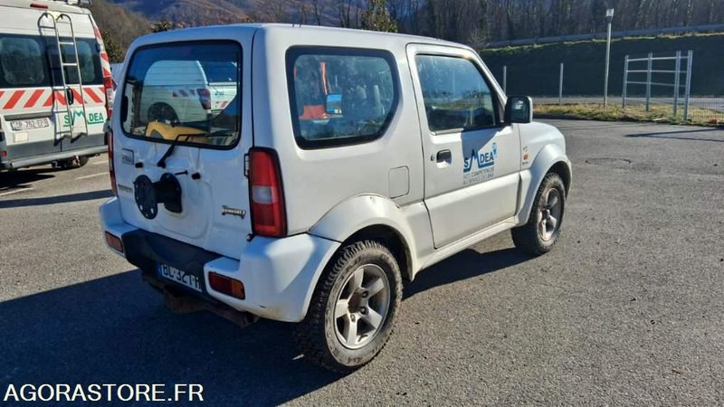 SUZUKI Jimny 4x4 GO - 2010 - 337758km - SUV: Foto 3 SUZUKI Jimny 4x4 GO - 2010 - 337758km - SUV: Foto 3