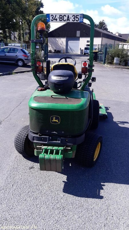 TONDEUSE FRONTALE JOHN DEERE - Maşină de tuns iarba: Foto 3 TONDEUSE FRONTALE JOHN DEERE - Maşină de tuns iarba: Foto 3