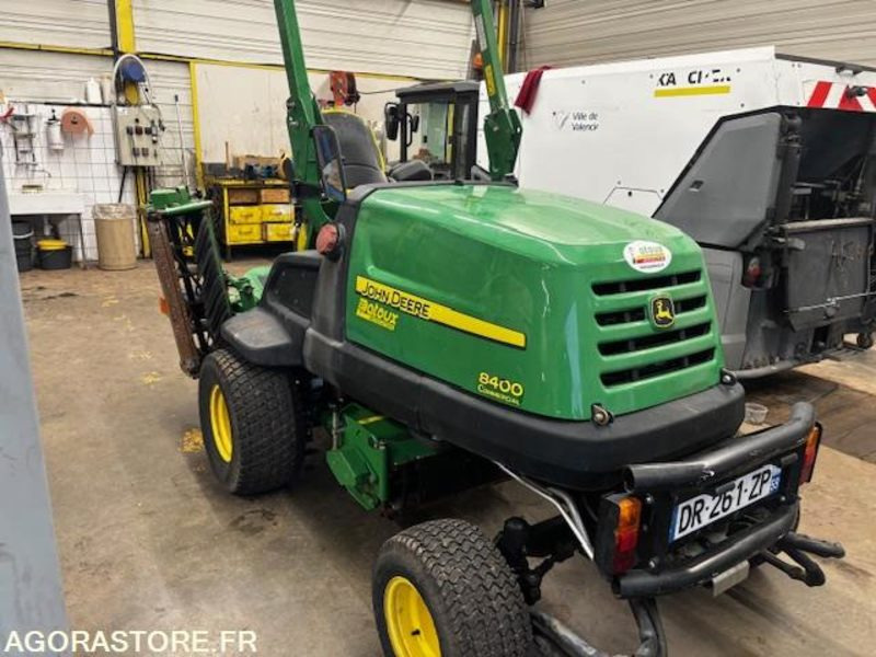 TONDEUSE HELICOIDALE JOHN DEERE 8400-ROULANTE-1521 HEURES. - Maşină de tuns iarba: Foto 2 TONDEUSE HELICOIDALE JOHN DEERE 8400-ROULANTE-1521 HEURES. - Maşină de tuns iarba: Foto 2