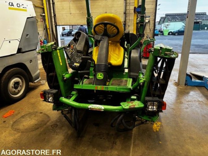 TONDEUSE HELICOIDALE JOHN DEERE 8400-ROULANTE-1521 HEURES. - Maşină de tuns iarba: Foto 3 TONDEUSE HELICOIDALE JOHN DEERE 8400-ROULANTE-1521 HEURES. - Maşină de tuns iarba: Foto 3