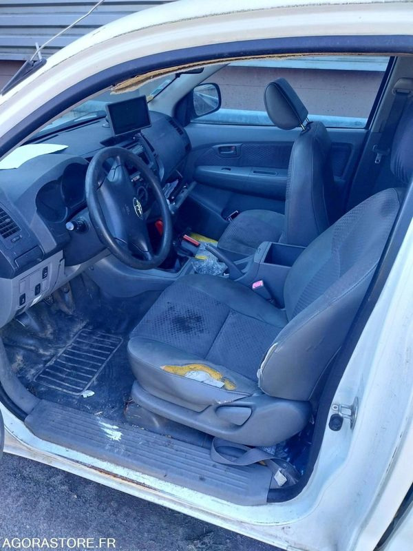 TOYOTA Hilux 4x2 Groupe HP 2007 (448000Km) VENTE EXPORT UNIQUEMENT NON ROULANT - Pick-up: Foto 5 TOYOTA Hilux 4x2 Groupe HP 2007 (448000Km) VENTE EXPORT UNIQUEMENT NON ROULANT - Pick-up: Foto 5