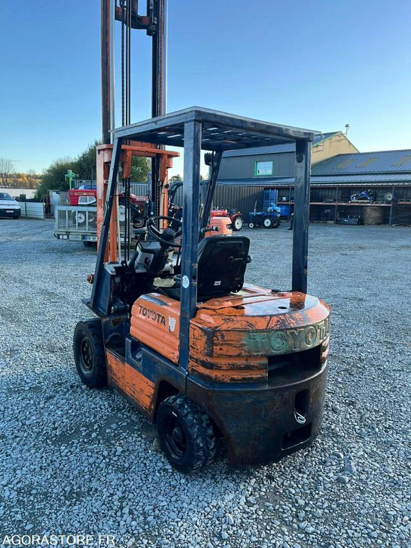 TOYOTA chariot levée libre TOYOTA 025FD18 Diesel - Stivuitor diesel: Foto 5 TOYOTA chariot levée libre TOYOTA 025FD18 Diesel - Stivuitor diesel: Foto 5