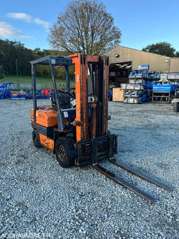 TOYOTA chariot levée libre TOYOTA 025FD18 Diesel - Stivuitor diesel: Foto 2 TOYOTA chariot levée libre TOYOTA 025FD18 Diesel - Stivuitor diesel: Foto 2