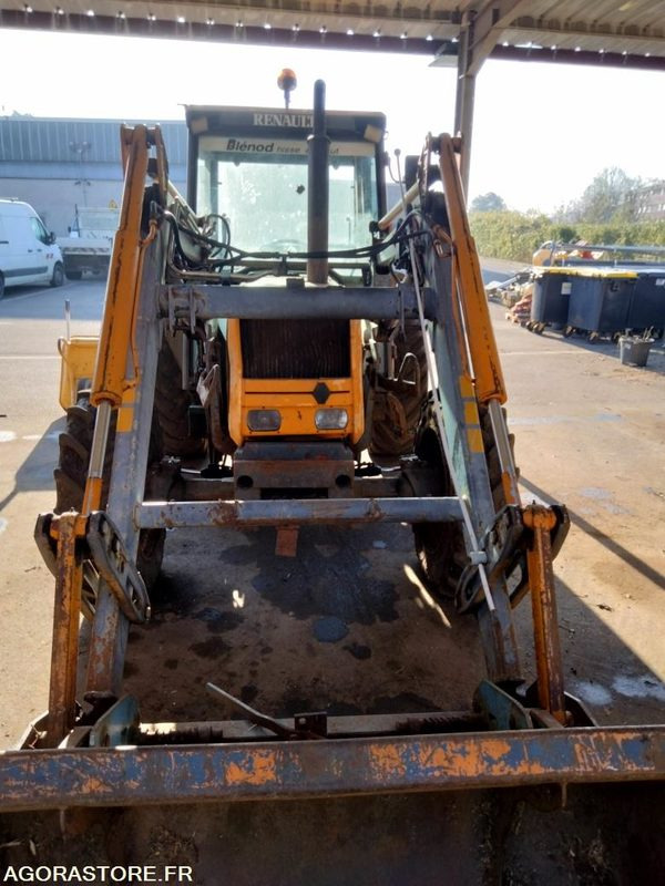 TRACTEUR CHARGEUR RENAULT 754 - 70 CV - Tractor agricol: Foto 2 TRACTEUR CHARGEUR RENAULT 754 - 70 CV - Tractor agricol: Foto 2
