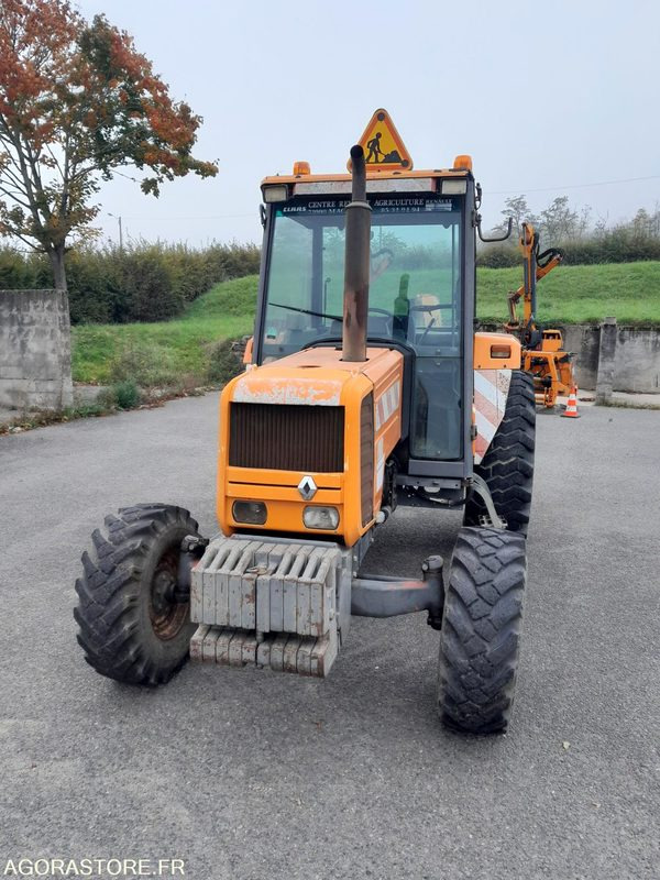 TRACTEUR RENAULT 750MI 12532 heures 1995 - Tractor agricol: Foto 3 TRACTEUR RENAULT 750MI 12532 heures 1995 - Tractor agricol: Foto 3