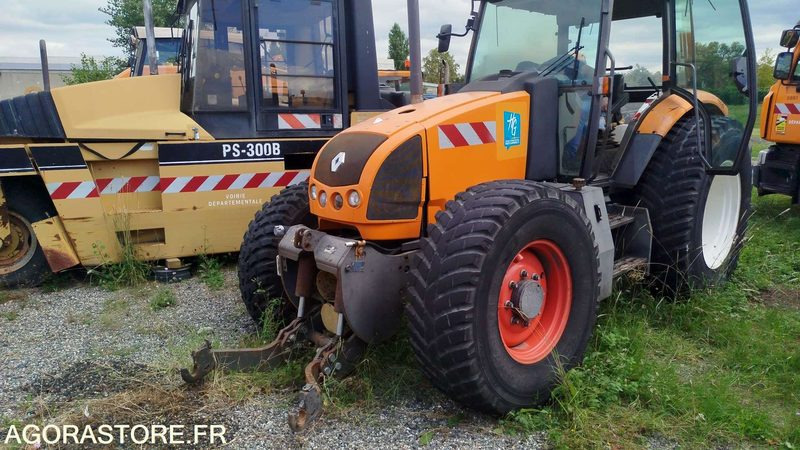 TRACTEUR RENAULT ERGOS 446 - 7653H - Tractor agricol: Foto 1 TRACTEUR RENAULT ERGOS 446 - 7653H - Tractor agricol: Foto 1