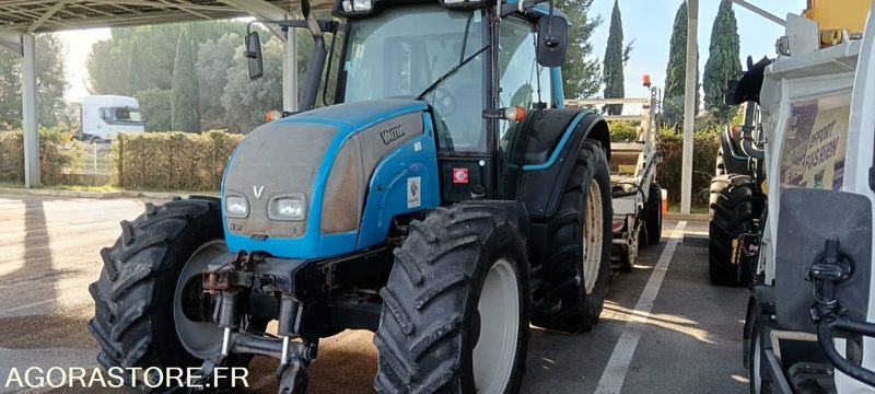 TRACTEUR VALTRA N101H CH-668EQ + CRIBLEUSE CANICAS T230H T141 6334H AM 2007 - Tractor agricol: Foto 3 TRACTEUR VALTRA N101H CH-668EQ + CRIBLEUSE CANICAS T230H T141 6334H AM 2007 - Tractor agricol: Foto 3