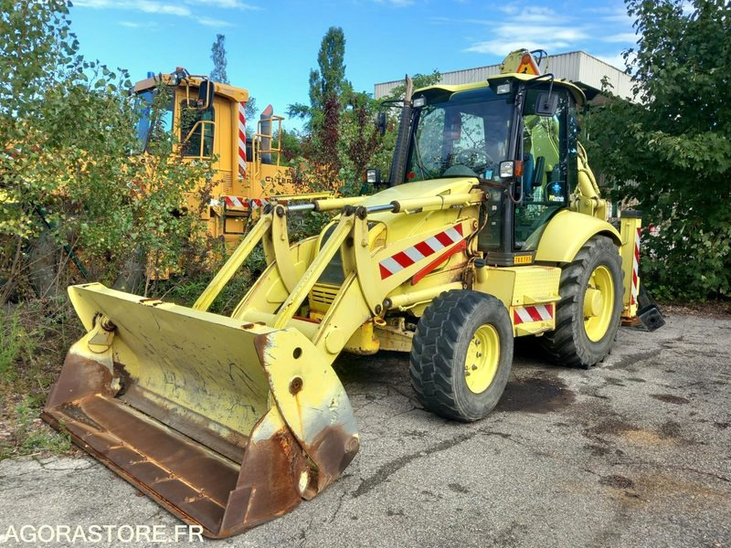 TRACTOPELLE KOMATSU WB 97 R2 (TK0105) - Excavator: Foto 1 TRACTOPELLE KOMATSU WB 97 R2 (TK0105) - Excavator: Foto 1