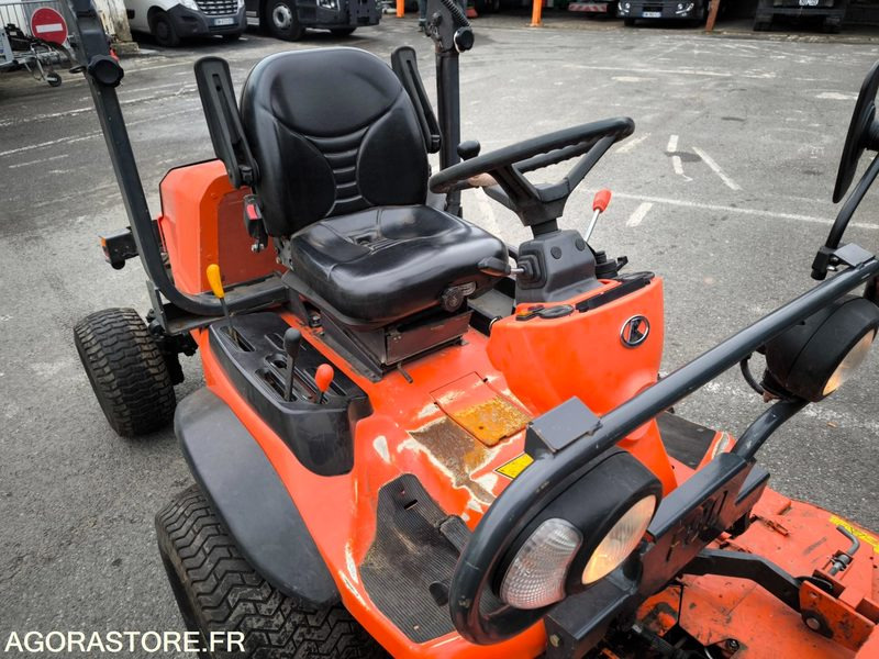 Tondeuse KUBOTA F3680 3688 heures 2013 - Maşină de tuns iarba: Foto 2 Tondeuse KUBOTA F3680 3688 heures 2013 - Maşină de tuns iarba: Foto 2