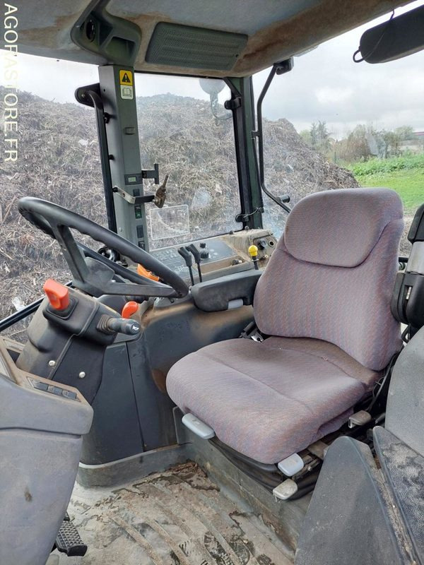 Tracteur New Holland avec chargeuse Mailleux - Tractor agricol: Foto 5 Tracteur New Holland avec chargeuse Mailleux - Tractor agricol: Foto 5