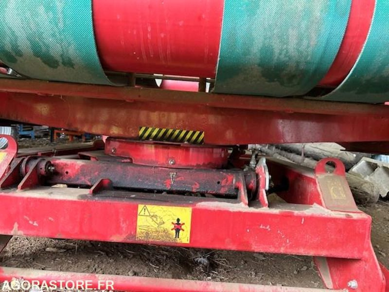 ENRUBANNEUSE PORTEE KVENERLAND 7710C - 2013 - Utilaje agricole: Foto 5 ENRUBANNEUSE PORTEE KVENERLAND 7710C - 2013 - Utilaje agricole: Foto 5