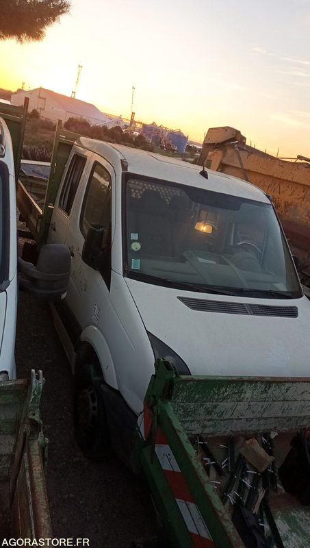VOLKSWAGEN CRAFTER benne double cabine - 2011 - 213750kms - BL-964-FA - Autoutilitară basculantă: Foto 4 VOLKSWAGEN CRAFTER benne double cabine - 2011 - 213750kms - BL-964-FA - Autoutilitară basculantă: Foto 4
