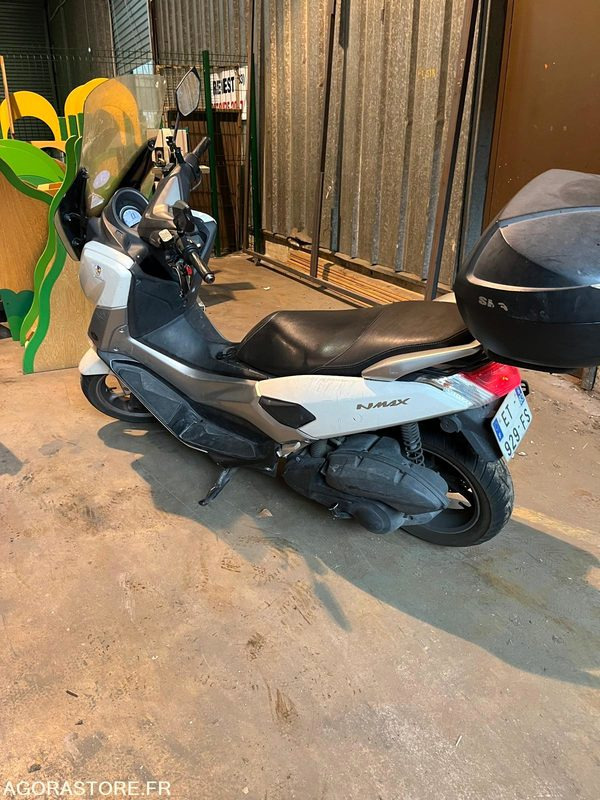 Yamaha NMax - 2018 - 63200 - Motocicletă: Foto 3 Yamaha NMax - 2018 - 63200 - Motocicletă: Foto 3