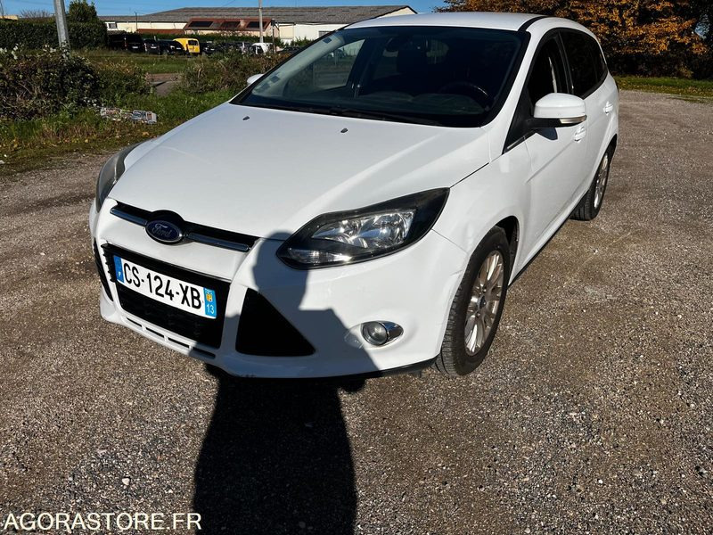 Ford focus 1lecoboost 2013 149000km - Mașină break: Foto 2 Ford focus 1lecoboost 2013 149000km - Mașină break: Foto 2