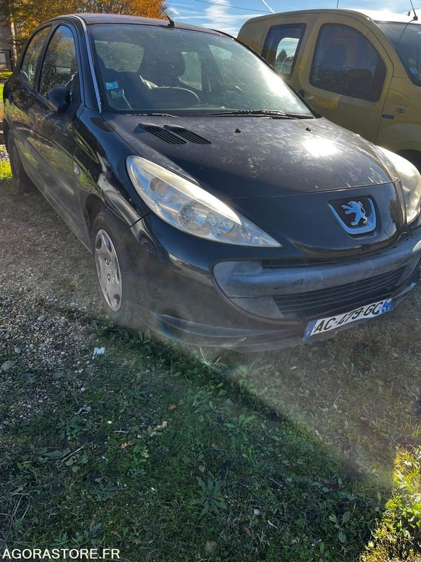 Peugeot 206+ 1.4 hdi 2009 185000km - Automobil: Foto 1 Peugeot 206+ 1.4 hdi 2009 185000km - Automobil: Foto 1