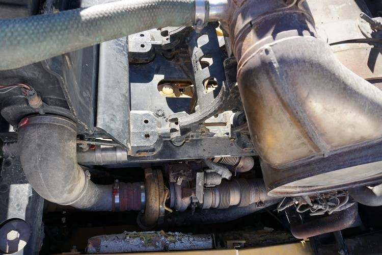 Încărcător frontal pe pneuri CAT 966K: Foto 21