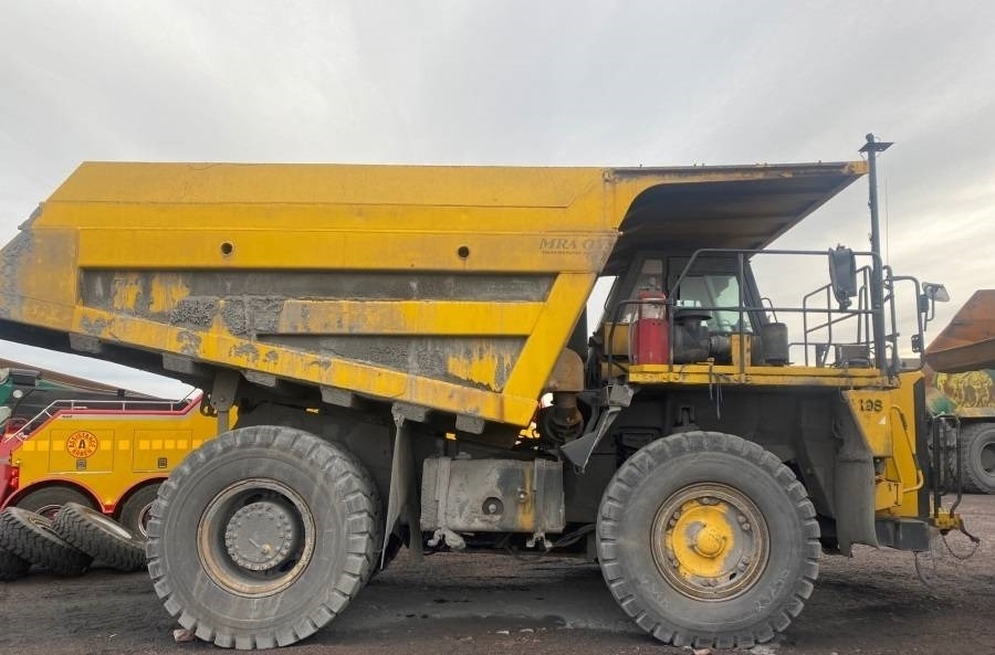 Komatsu HD405-7 - Camion minier: Foto 3 Komatsu HD405-7 - Camion minier: Foto 3