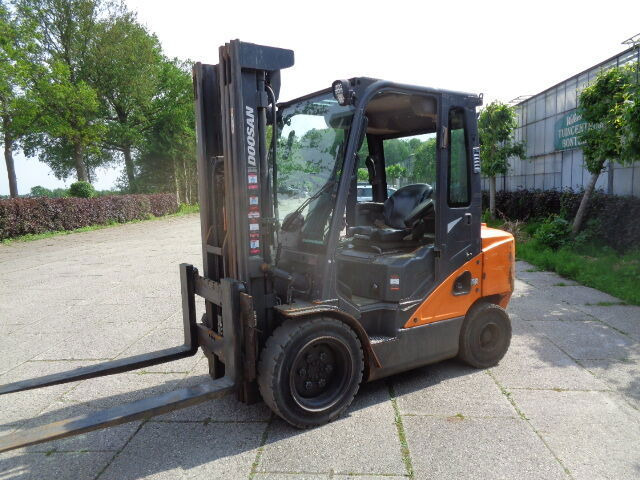 Doosan D35C-7 - Motostivuitor: Foto 4 Doosan D35C-7 - Motostivuitor: Foto 4