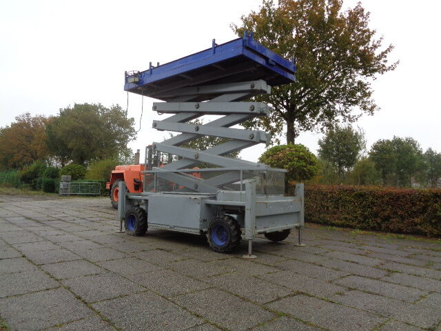 Platforma foarfeca Liftlux SL172-24D4WD: Foto 18 Platforma foarfeca Liftlux SL172-24D4WD: Foto 18