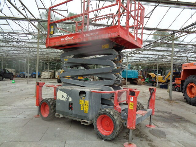 Skyjack SJ 6832 RT - Platforma foarfeca: Foto 1 Skyjack SJ 6832 RT - Platforma foarfeca: Foto 1