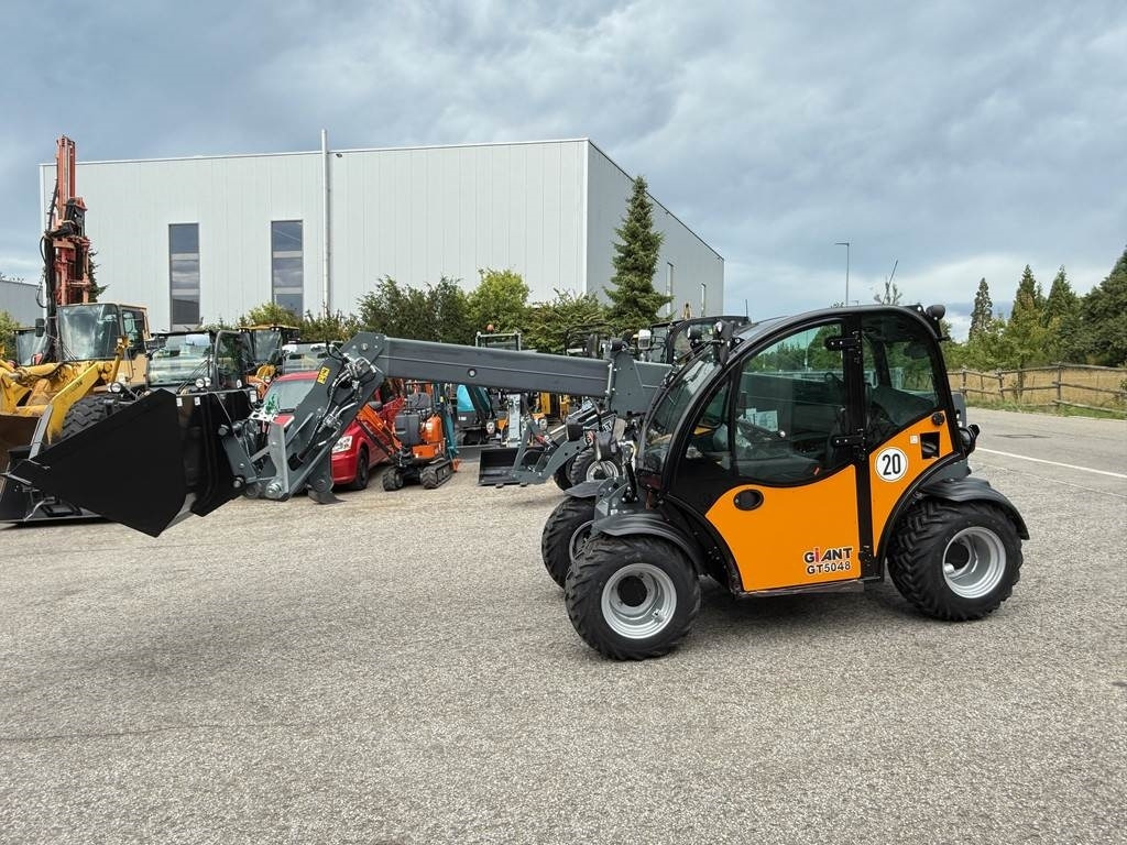 GiANT GT5048 - Stivuitor telescopic: Foto 1 GiANT GT5048 - Stivuitor telescopic: Foto 1