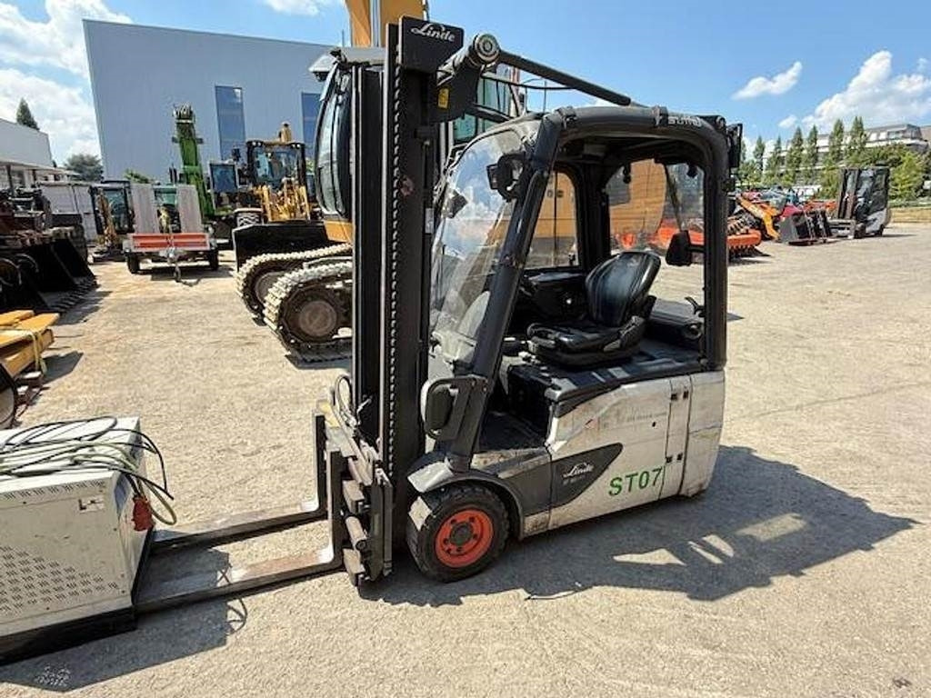 Linde E16-02 - Electrostivuitor: Foto 1 Linde E16-02 - Electrostivuitor: Foto 1